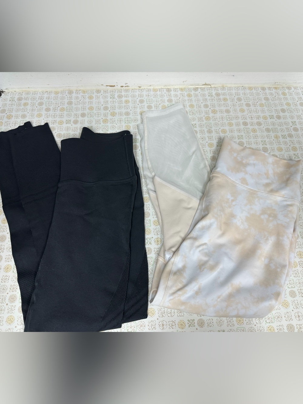 Fabletics PowerHold Leggings in Cream and Beige Tie-Dye